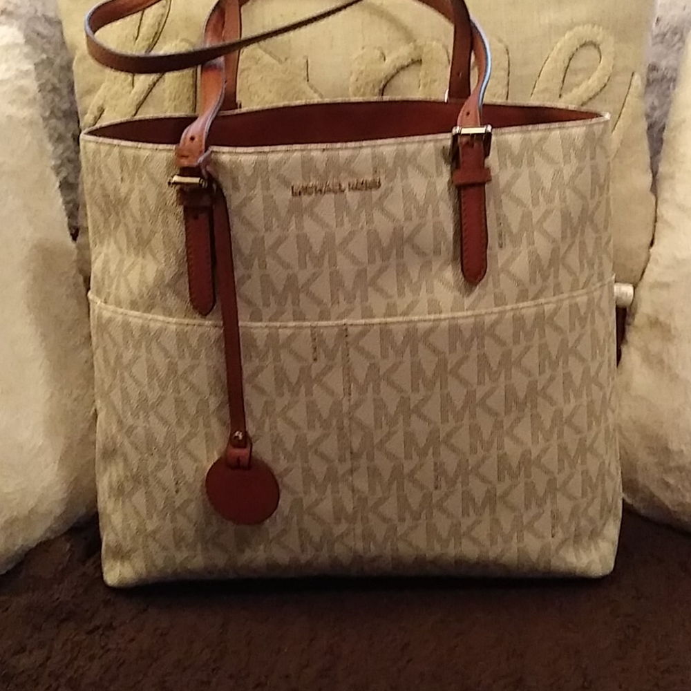 Nice medium size handbag